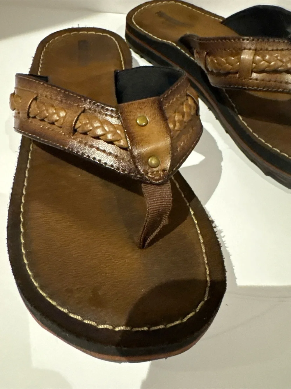 Clarks collection brown braided leather sandals slip-on flats women’s 7 37.5